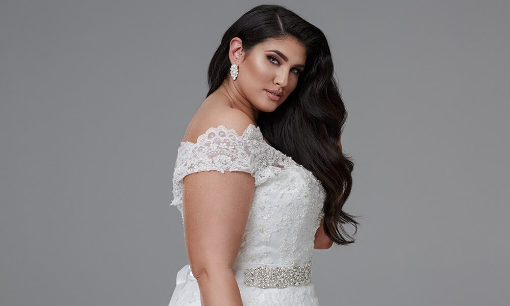 Peinados para novias cabello lacio