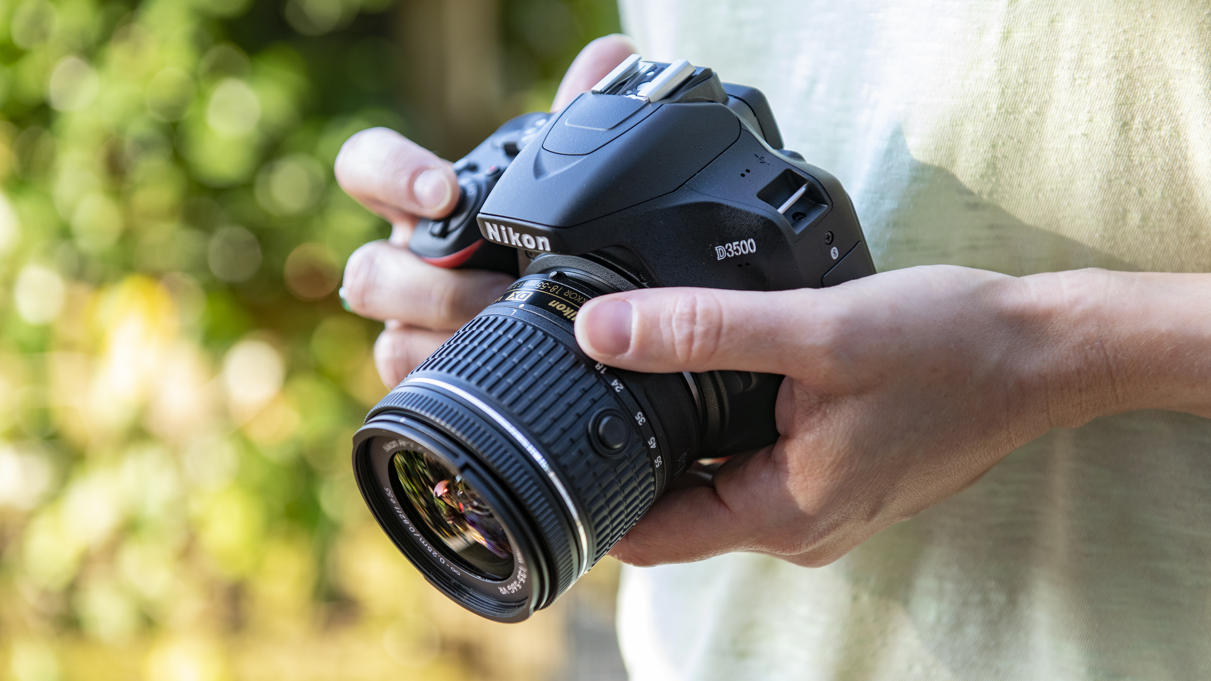 Mejores cámaras fotográficas profesionales: Nikon D3500