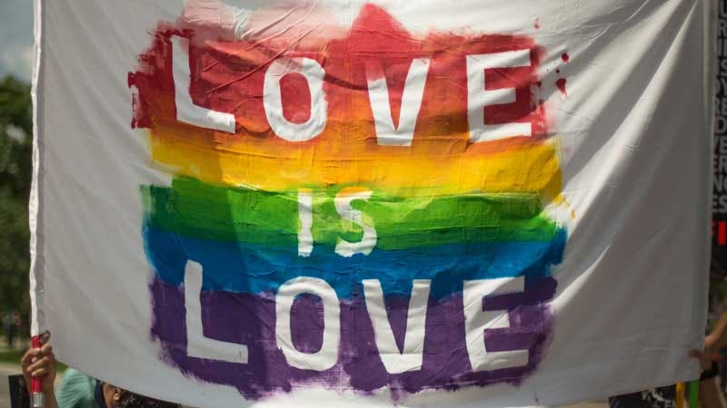 bandera de la comunidad LGBTIQ+