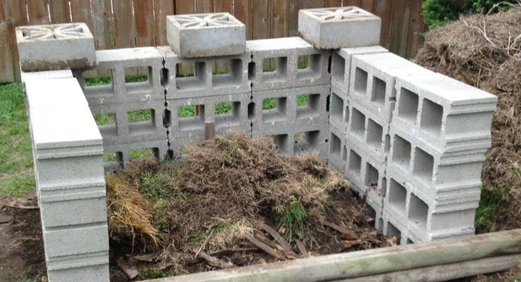 composta casera de bloques de cemento