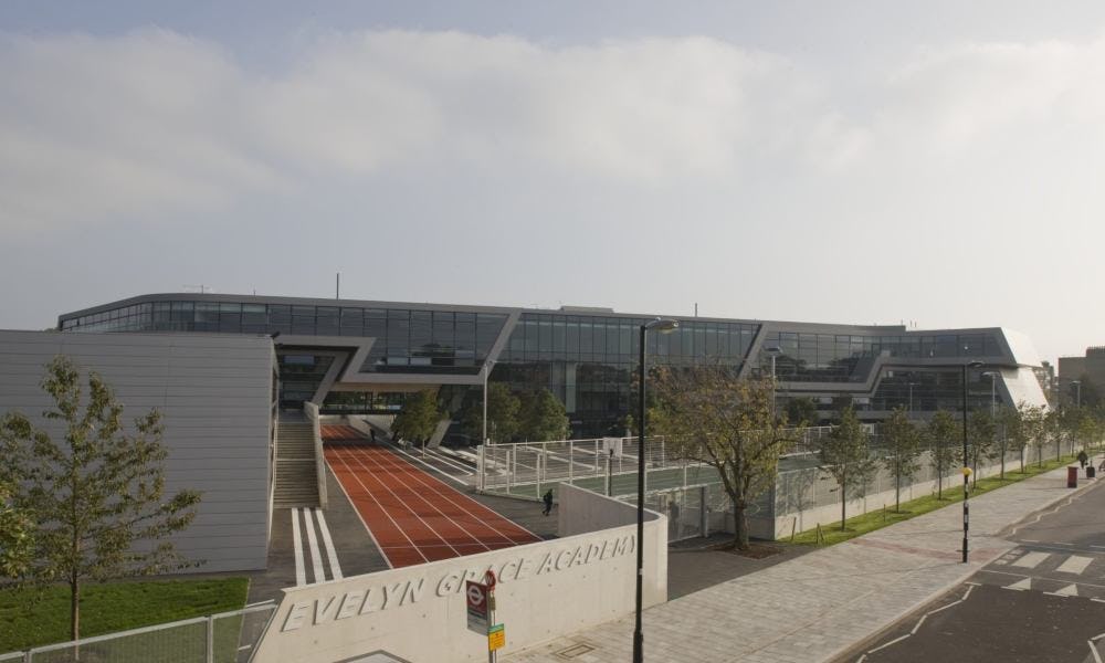 Evelyn Academy como demostración de un movimiento deconstructivista