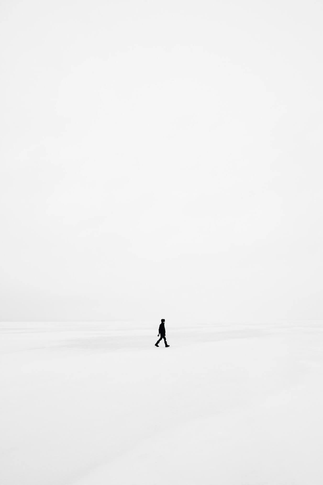 persona-fondo-blanco