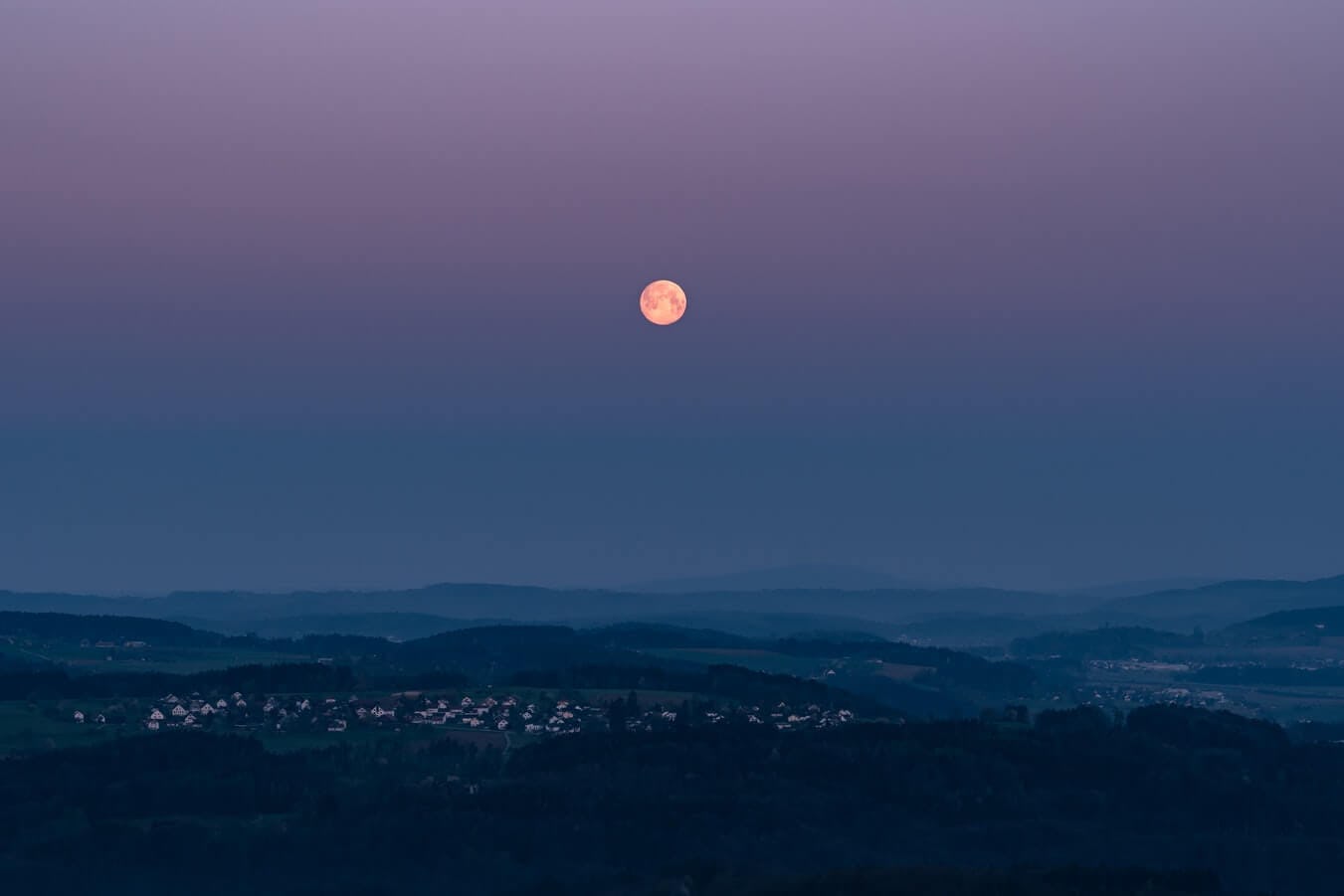 paisaje-luna-hora-azul