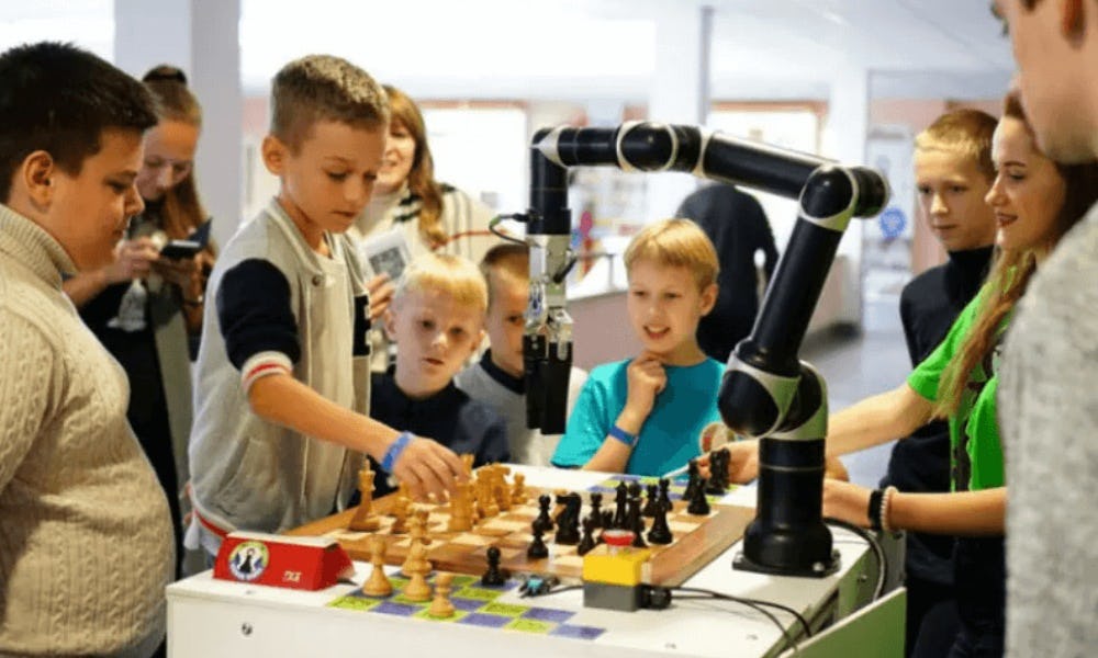 Anastasia pertenece al grupo de los robots que ayudan en la educación