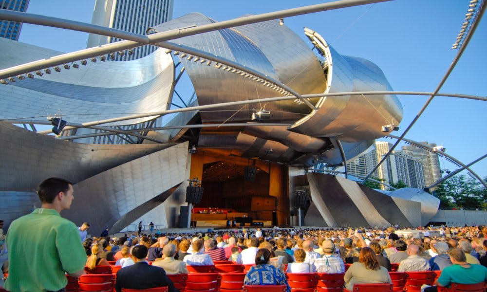 Pabellón Jay Pritzker demuestra el estilo deconstructivista de Frank Gehry