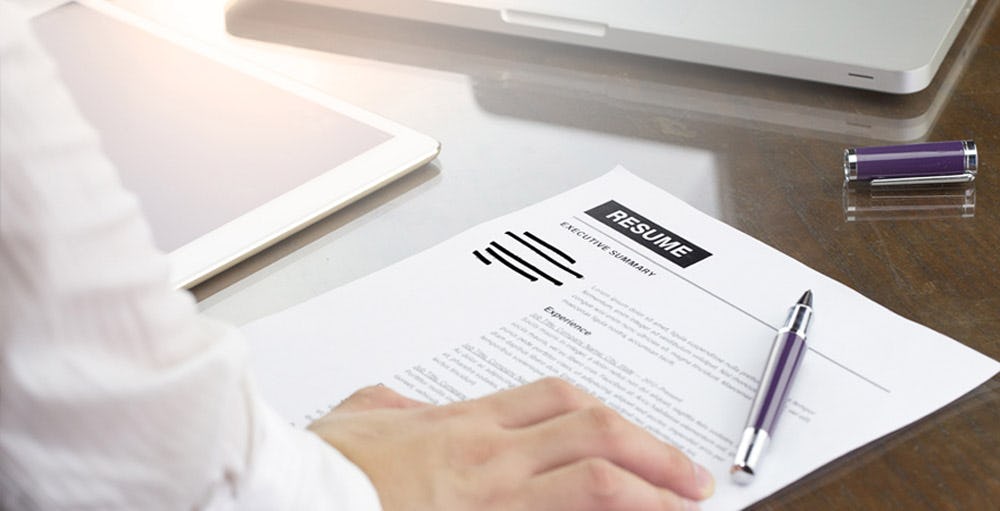 datos personales en CV de prácticas profesionales