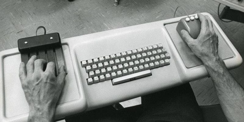 primera computadora moderna