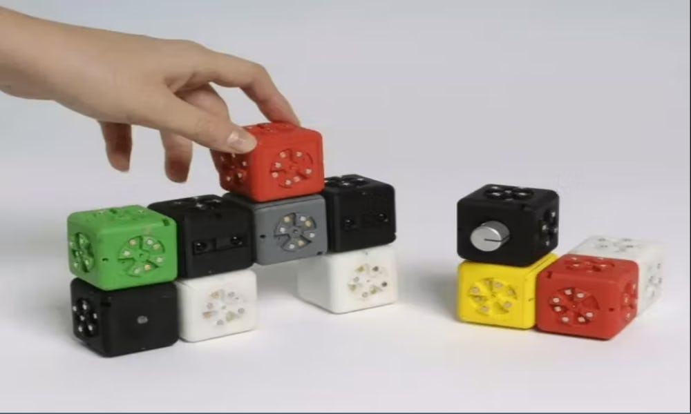 Cubelets como uno de los ejemplos de robots en la educación