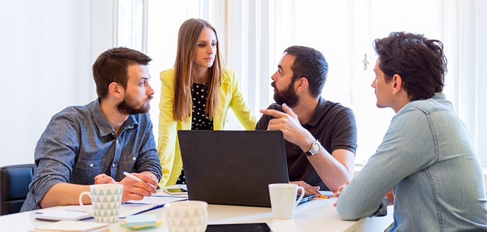 equipo de trabajo de una agencia de social media