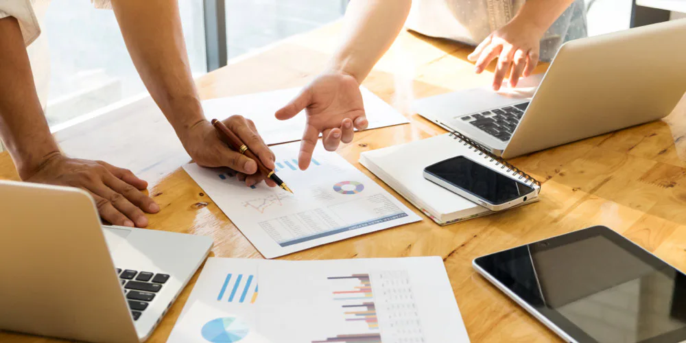 líder haciendo un seguimiento de la sesión de coaching ontológico