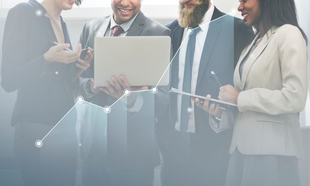 Equipo de proyección de ventas de una empresa capacitador 