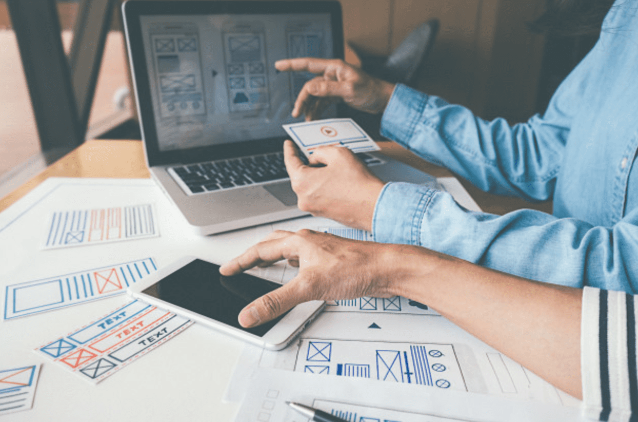 diseno-laptop-personas