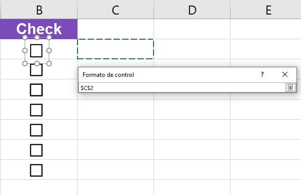 Enlazar celdas con casillas de verificación en Excel