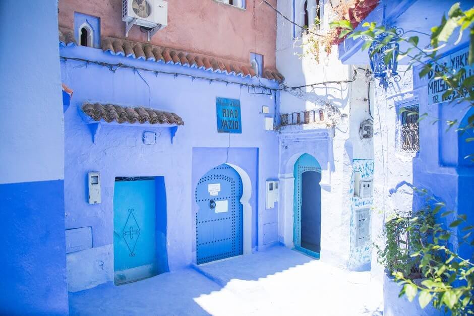 calle-paredes-azul