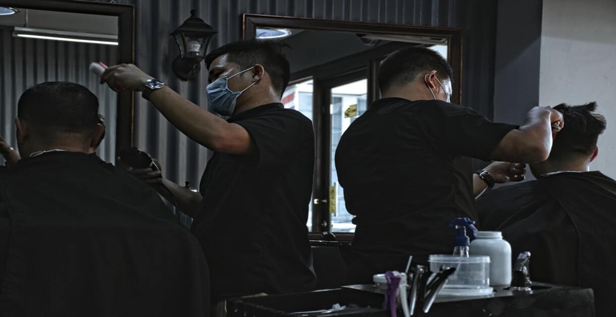 🧔 Cortes de barbería para hombres en tendencia [2024]