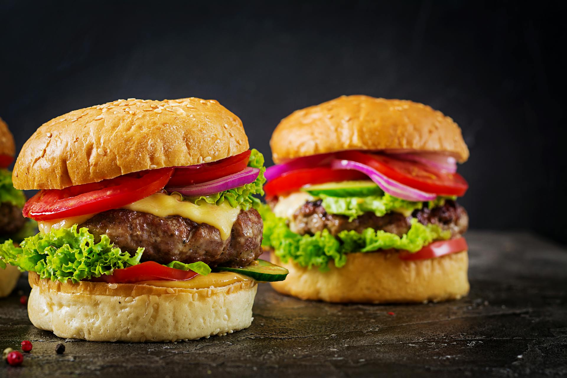 ¿Cómo preparar carne para hamburguesas como un chef experto?