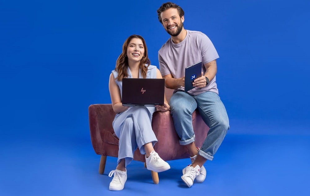 estudiantes disfrutando el hot sale crehana