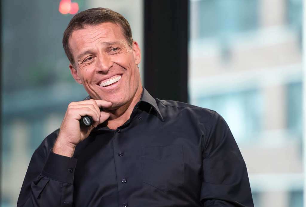 🗣️ ¿Quién Es Tony Robbins? Biografía, Carrera Y Obras | Curso | Crehana