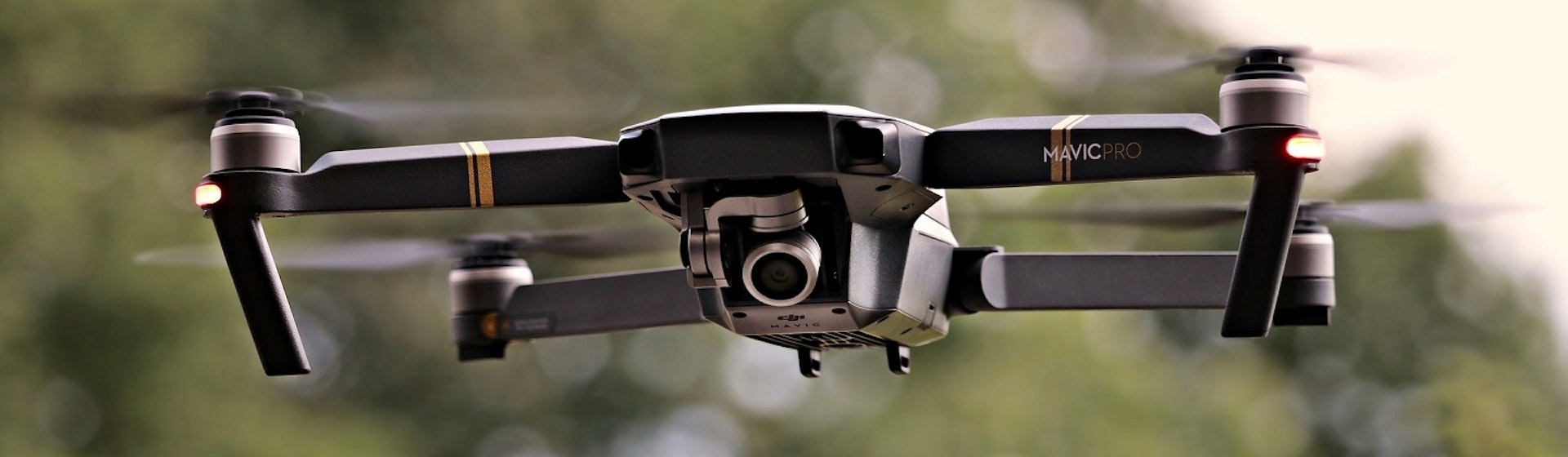Descubre quién inventó los drones, la mente maestra del vehículo aéreo no tripulado