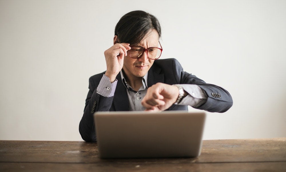 Usuario calcula cuánto demora cambiar el nombre de una página de Facebook