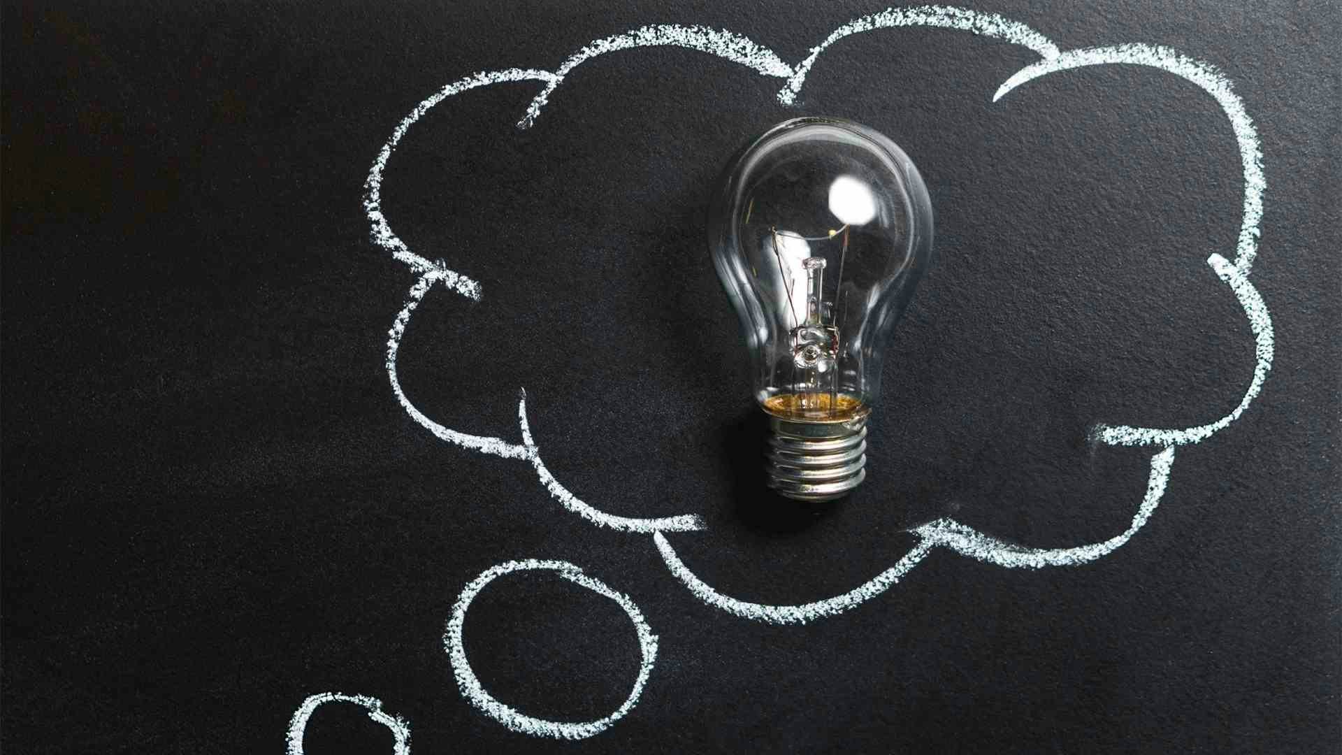 lámpara idea solución enigma pensamiento lateral