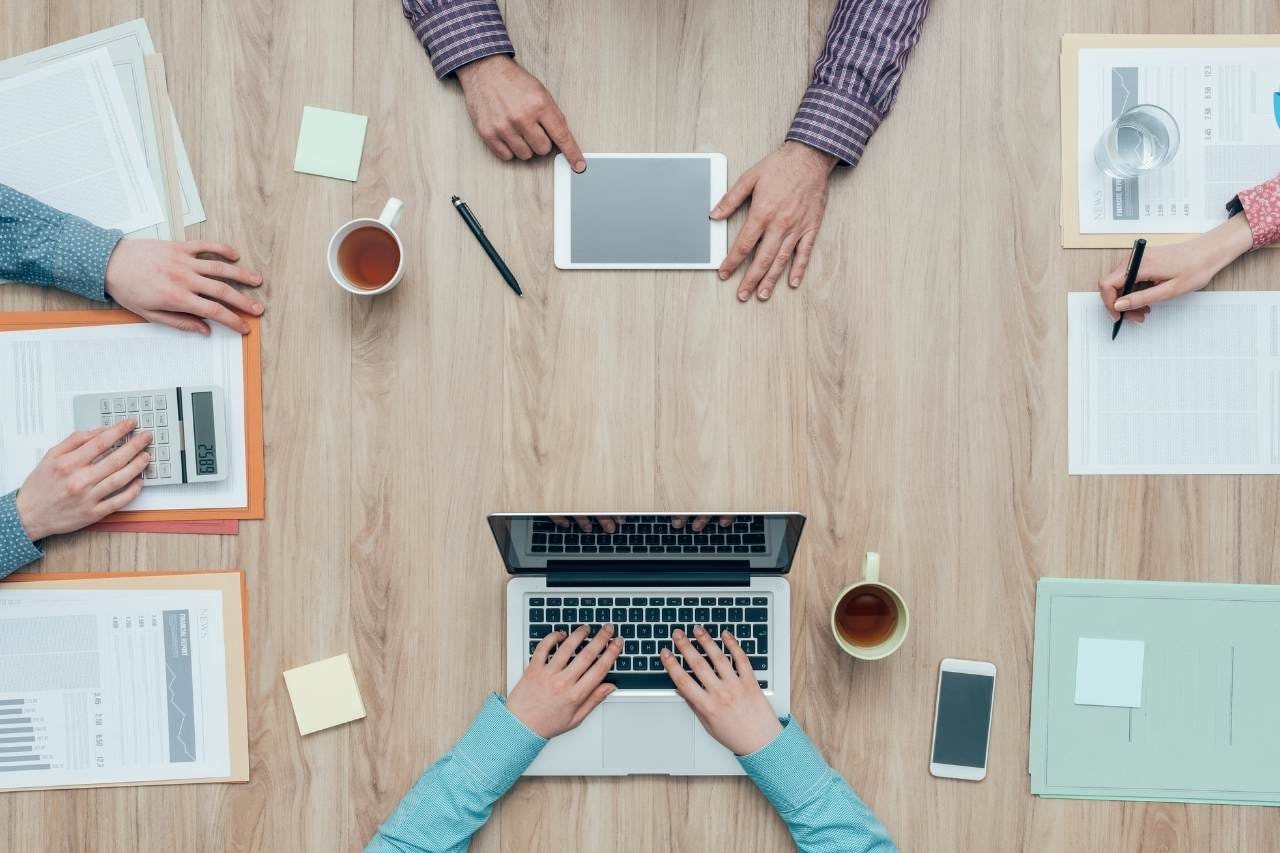 equipo aprende a trabajar en Recursos Humanos