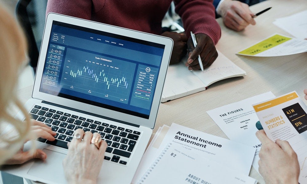 Pc con ejemplos de publicidad cooperativa