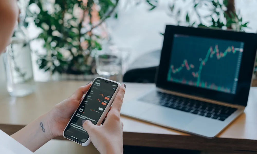 Persona toma decisiones de financiamiento