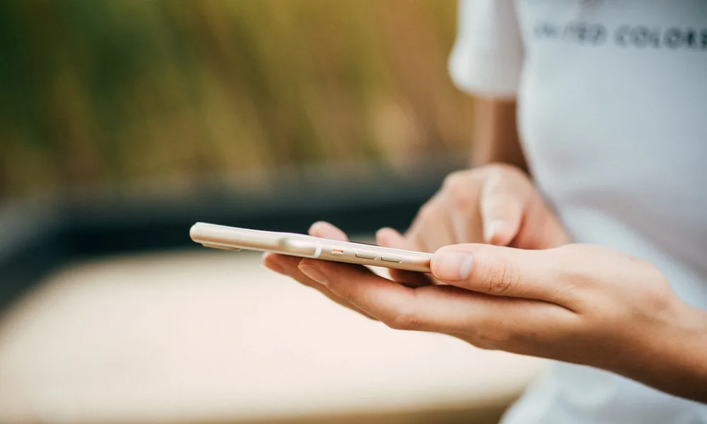 Smartphone para lograr notoriedad de marca en redes sociales