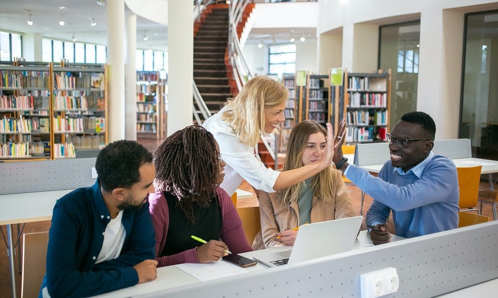 equipo de trabajo feliz
