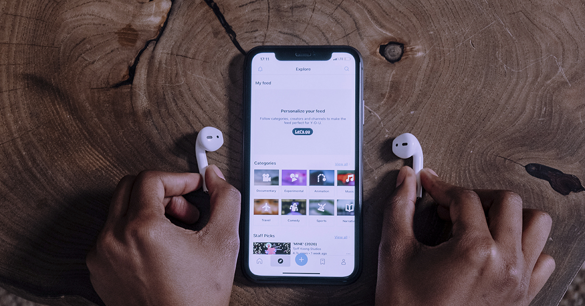 Как подключить наушники к новому кейсу airpods. Как подключить наушники Beats к айфону. Как подключить найденные AIRPODS К iphone.