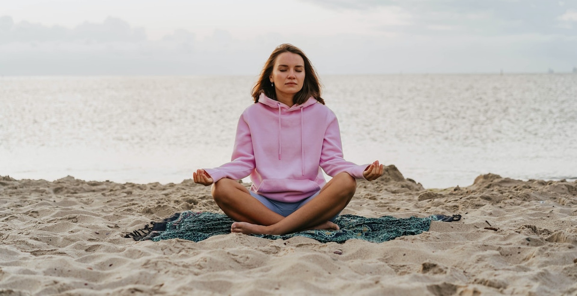 Meditación con mantras: conoce los trucos para mandar de vacaciones a tu ansiedad