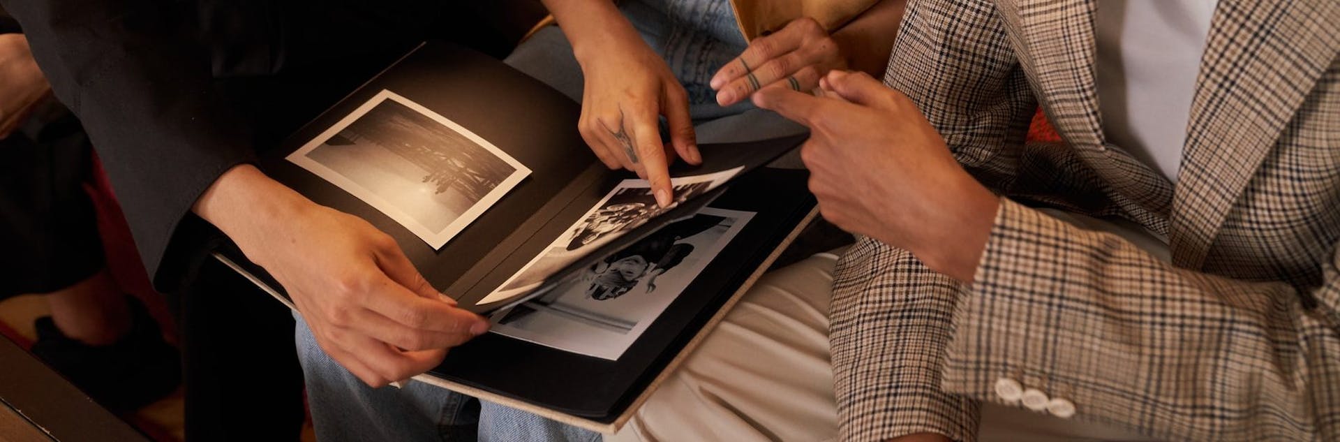 ¿Cómo hacer un libro de fotos? Las mejores estrategias para guardar tus recuerdos más bonitos